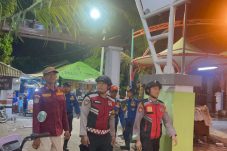 Siaga pada malam hari polres Kepulauan Seribu gencar siskamling libatkan TNI dan warga