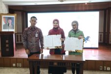 Tim Penggerak PKK bersama Daya Wanita PAM Jaya datangani MoU