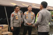 Aksi Polri Peduli, Wakapolda Sumut dan Kapolrestabes Medan serahkan bantuan untuk korban Banjir