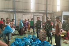 14.225 bungkus nasi di salurkan Kodim 1/BB ke warga terdampak banjir di Kota Medan