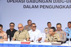 Polres Priok amankan konferensi pers pengungkapan ekspor CPO ilegal 87 Kontener