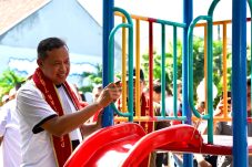 Hore!! Anak-anak Bekasi sekarang punya lima taman bermain yang luas