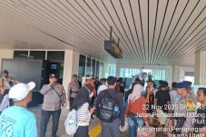 Polsek Kawasan Sunda Kelapa terjunkan 10 Personel di Dermaga Kali Adem