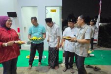 Serap aspirasi warga , Ketua Dewan Komksi III Kota Tangerang resmikan Gapura dan gelar tasyakuran