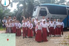 Bentuk perhatian perusahaan terhadap masyrakat PT Tiga Raja Mas berikan bus sekolah gratis