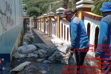 45 personil satgas SDA Kecamatan Cilincing terus melakukan berbagai langkah mitigasi kawasan Marunda Pulo