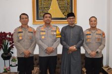 Dukung Pembangunan Masjid Al Amin, Kapolres Metro Jakbar Beri Bantuan