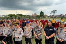 Polda Riau kirim 3.459 alat kerja dikirim ke Aceh dan Sumbar
