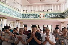Wujud Solidaritas, Polres Jakbar Gelar Shalat Gaib bagi Korban Bencana Sumatera dan Aceh