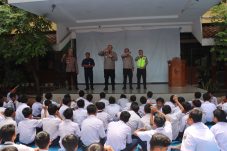 Sambangi SMPN 261 Muara Angke beri edukasi bahaya kenakalan remaja dan bahaya narkoba