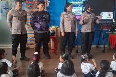 Polisi Mengajar di Bina Siswa, Polres Jakbar Tanamkan Edukasi Sejak Dini kepada Pelajar