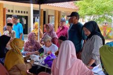 Cek kesehatan lansia , Posyandu Lansia Pulau Harapan layani 130 Lansia