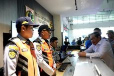 Hadapi lonjakan penumpang Nataru,  Kadishub DKI bersama Gubernur tinjau Terminal Pulo Gebang