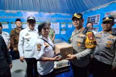 Kapolres Metro Tangerang Kota Tinjau Gereja dan Pos Pam Ops Lilin Jaya 2025