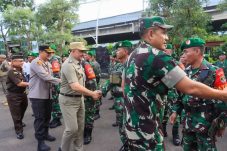 Forkopimko Jakarta Utara  menggelar Apel Gabungan Pengamanan Tahun Baru 2026 di Kodim 0502