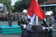 Awali Tahun 2026 Kodim 0617/Majalengka menggelar upacara bendera yang berlangsung khidmat
