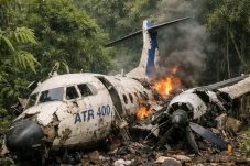 Bangkai Pesawat ATR 42-500 milik Indonesia Air Transport di temukan di kawasan hutan Maros Sulsel
