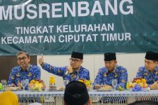 Hadir di Musrenbang Cireundeu, Pilar Saga Ichsan Tegaskan Wajib 1 RW Memiliki 1 Bank Sampah