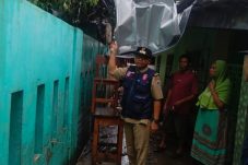Puluhan Rumah di Kelurahan Kali Baru Jakarta Utara di terjang angin kencang
