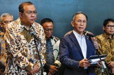 Gejolak Pasar Modal Berujung Mundurnya Pucuk Pimpinan OJK dan BEI