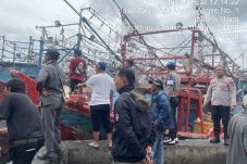 Sesaknya Pelabuhan Muara Angke, Polisi Jaga Keamanan dan Kelancaran