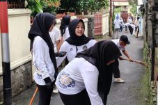 Dapur SPPG Gedong 02 Bersih- bersih , Lingkungan Warga Gedong Lebih Hijau dan Sehat