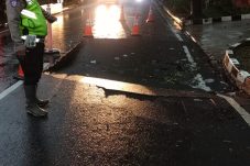 Pagi Ini Jalan Pademangan Amblas, Polisi Berlakukan Satu Lajur