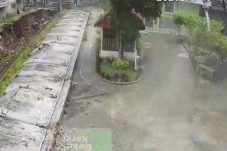 Tembok 5 Meter di Samping SMPN 182 Jaksel Roboh, BPBD: Tanah Labil Jadi Penyebab