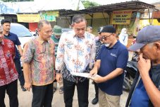 Cimuning Dilanda Genangan, Wali Kota Bekasi Turun Langsung