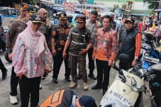 Pemerintah Jakarta Pusat dan Aparat Gabungan, Tertibkan Juru Parkir Liar di Pasar Tanah Abang
