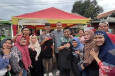 SLB Kembar Karya Bekasi Ajarkan Kewirausahaan, Siswa Tampil Percaya Diri Berjualan Takjil