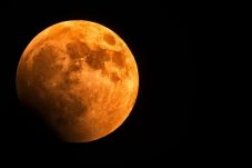 Gerhana Bulan Total Bertepatan 13 Ramadhan, Kemenag Serukan Shalat Khusuf Serentak di Seluruh Indonesia