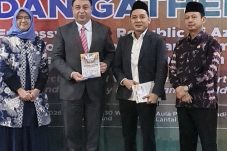 Beni Pramula Serahkan Empat Buku Serial Dakwah kepada Ketua LDK PP Muhammadiyah