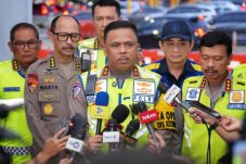 Drone ETLE Beraksi di Tol Japek, 35 Kendaraan Sumbu 3 Ditindak di Hari Terakhir Arus Balik
