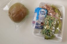 Menu MBG Ramadhan di Mauk Disorot: Hanya Roti dan Kacang, Tak Sesuai Anggaran Badan Gizi Nasional