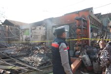 Api Hanguskan 2.000 m² di Cimuning, Warga Luka Bakar Jadi Prioritas Pemulihan