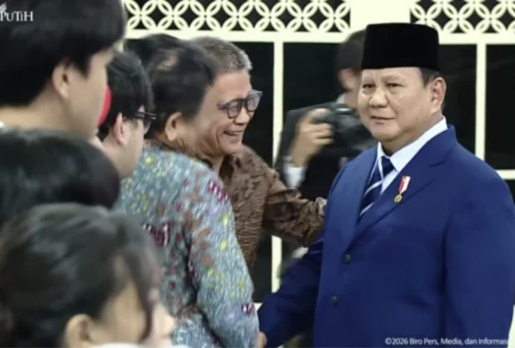Pelantikan 6 Pejabat di Istana, Interaksi Prabowo dan Rocky Gerung Curi Perhatian