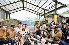 Jumhur Hidayat: Penanganan Sampah Bantar Gebang Tak Perlu Libatkan Presiden Prabowo