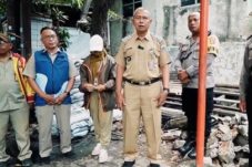 Sepanjang 216 meter Saluran Mahoni Tugu Utara sedang dilakukan Pengurasan Satgas SDA
