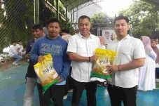 Ratusan Paket Sembako Dibagikan di Mustikajaya, Upaya Kendalikan Harga Pangan