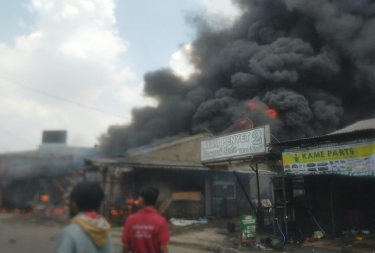 Diduga Korsleting Listrik, Bengkel Motor di Pamulang Ludes Terbakar; Kerugian Capai Rp1,5 Miliar
