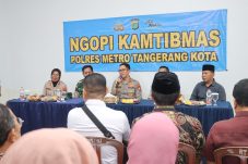 Ngopi Kamtibmas di Pondok Bahar: Polisi Ajak Warga Antisipasi Kejahatan Anak dan Pinjol