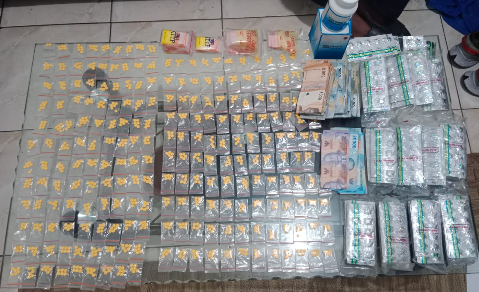 Polisi Amankan 2 Pelaku Pengedar Obat Daftar G di Kosambi