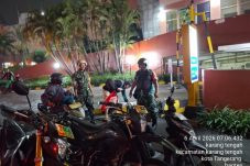 Jaga Kondusivitas Malam Hari, Babinsa Kodim 0506/Tgr Gencarkan Patroli Siskamling di Ciledug dan Serpong Utara