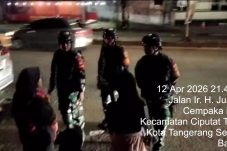 Patroli Malam Bersama Komduk, Wujud Sinergi TNI dan Warga Jaga Keamanan