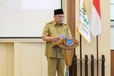 Wali Kota Tangsel Dorong Optimalisasi Zakat untuk Program Bedah Rumah