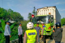 Polisi Lakukan Penertiban Lalu Lintas di Neglasari