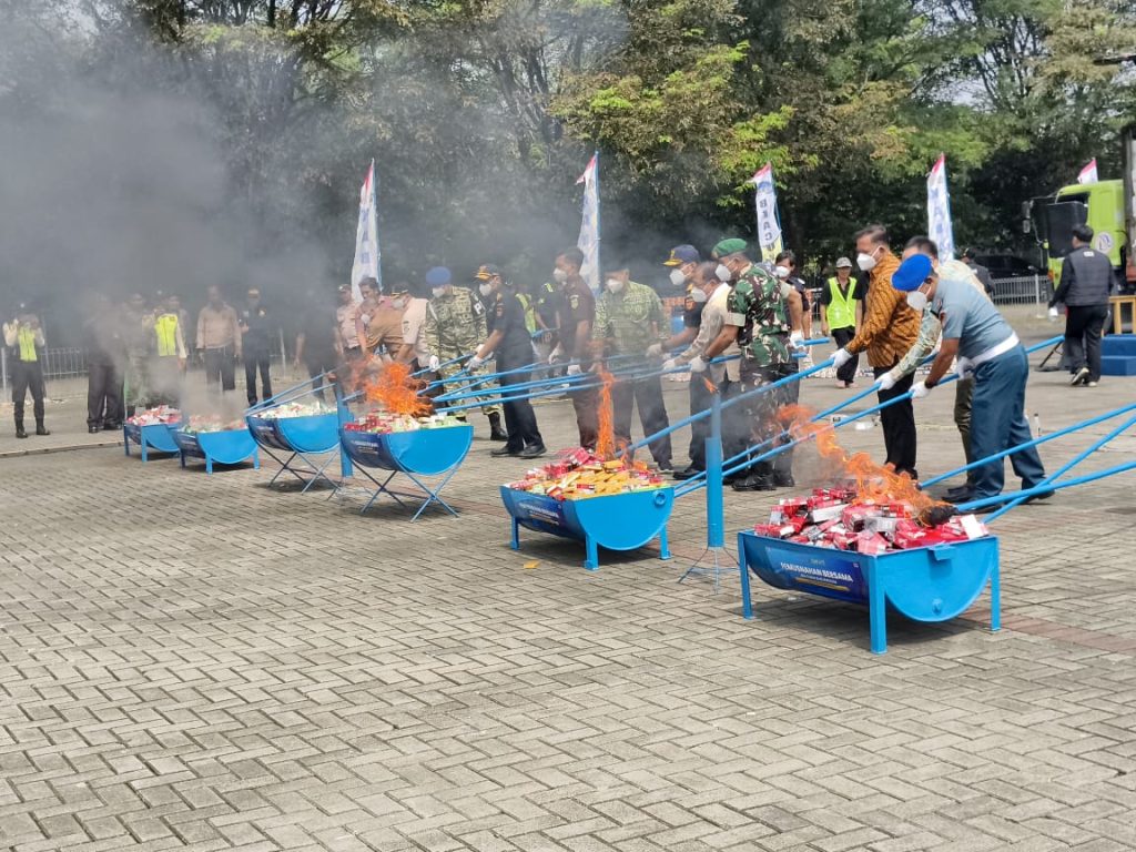 Pemusnahan barang hasil penindakan Bea Cukai Kanwil Banten