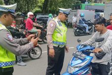 Tak Pakai Helm hingga Lawan Arus? Kini Langsung Tertangkap ETLE Handheld di Kota Tangerang
