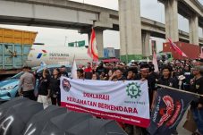 4 Elemen, Buruh dan Masyarakat Sampaikan Unjuk Rasa “Fasilitas Minim, Kemacetan Parah, Pungli Masih Merajalela”